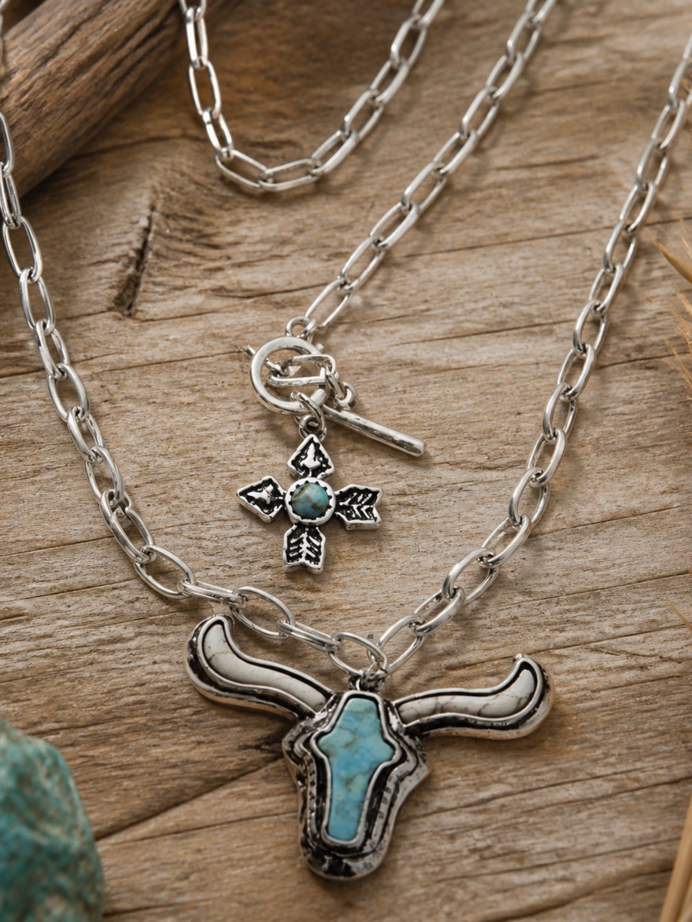 Idyllwind women’s Shannadoah Steerhead necklace